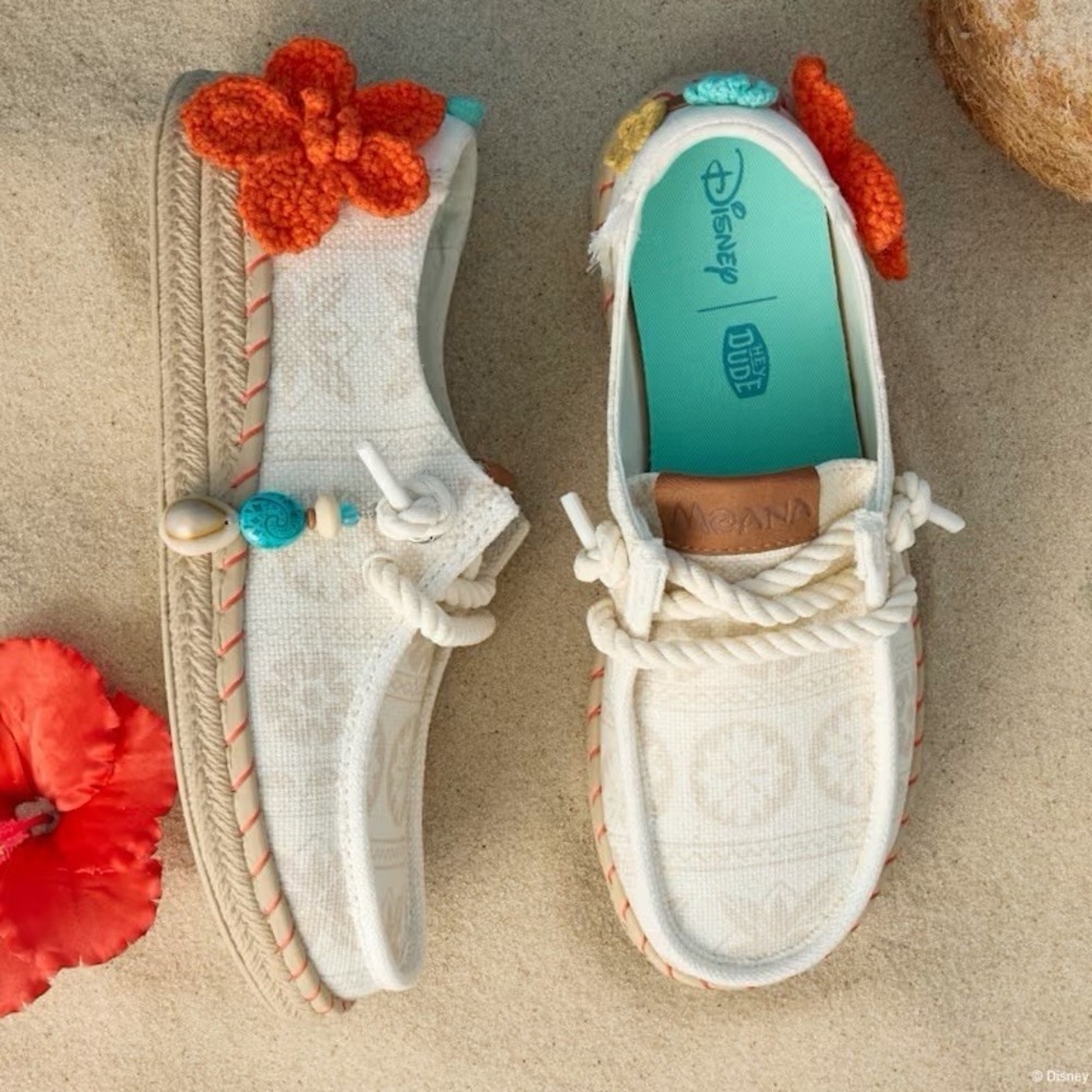 New Hey Dude Disney Moana Wendy Espadrille Slip On Shoes HTF Sz 5 Women's